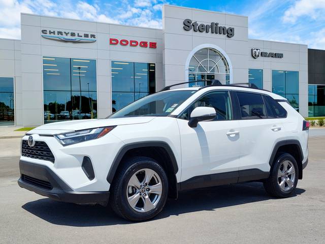 2022 Toyota RAV4 XLE FWD photo