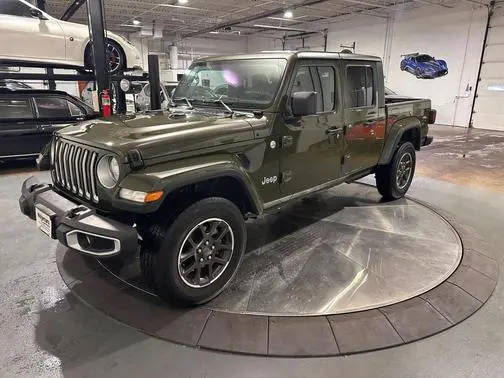 2023 Jeep Gladiator Overland 4WD photo