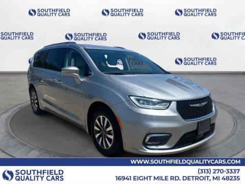 2021 Chrysler Pacifica Minivan Hybrid Touring L FWD photo