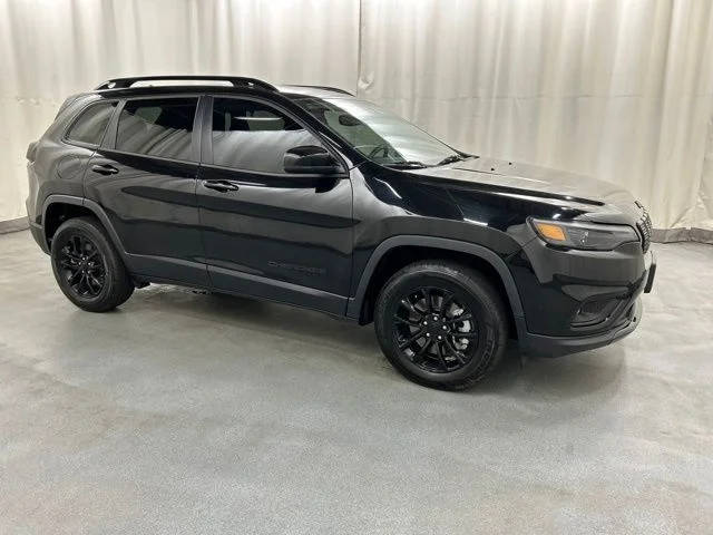 2023 Jeep Cherokee Altitude Lux 4WD photo