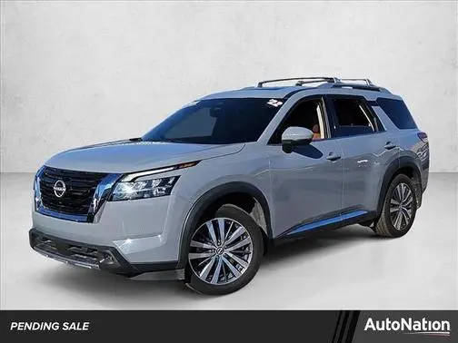 2022 Nissan Pathfinder Platinum FWD photo