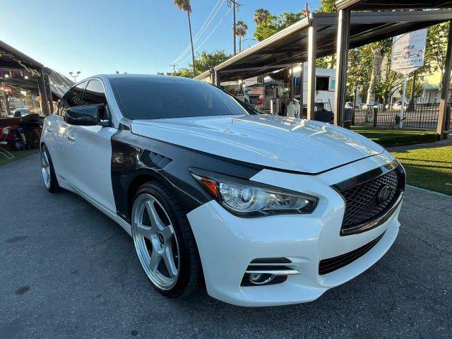 2015 Infiniti Q50 Hybrid Premium RWD photo