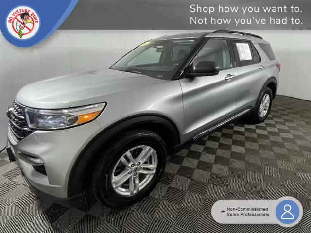 2023 Ford Explorer XLT 4WD photo