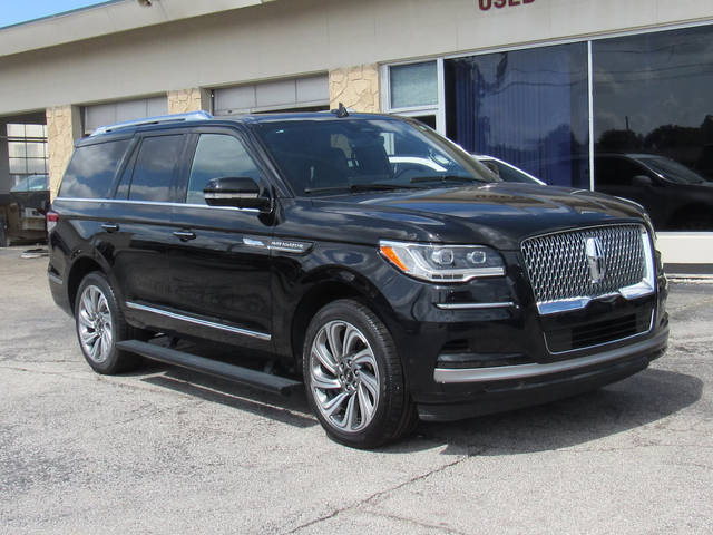 2023 Lincoln Navigator Reserve 4WD photo