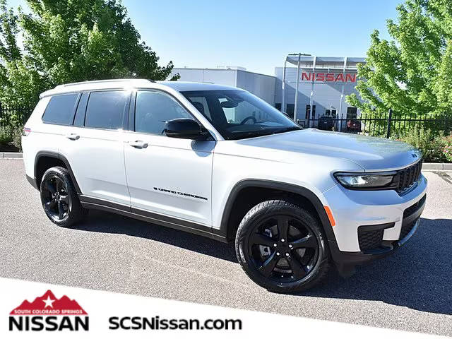 2023 Jeep Grand Cherokee L Altitude 4WD photo