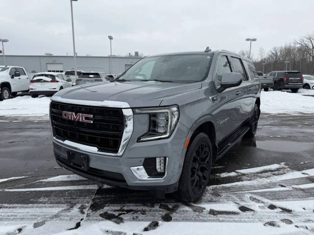 2022 GMC Yukon XL SLE 4WD photo