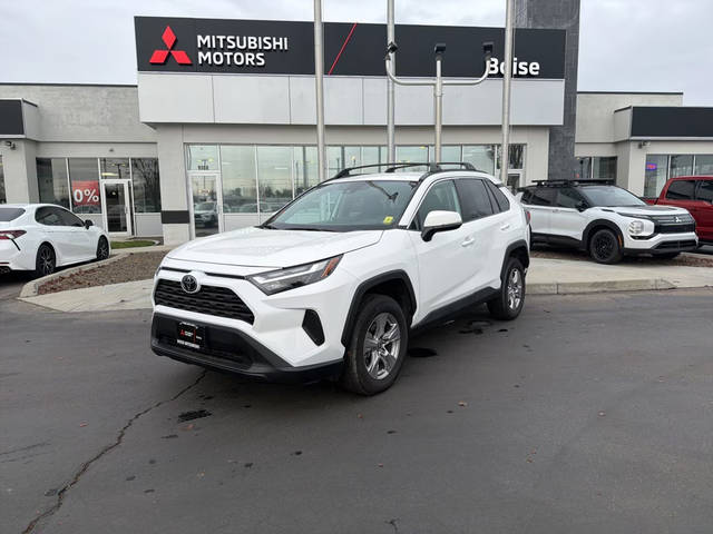 2023 Toyota RAV4 XLE AWD photo