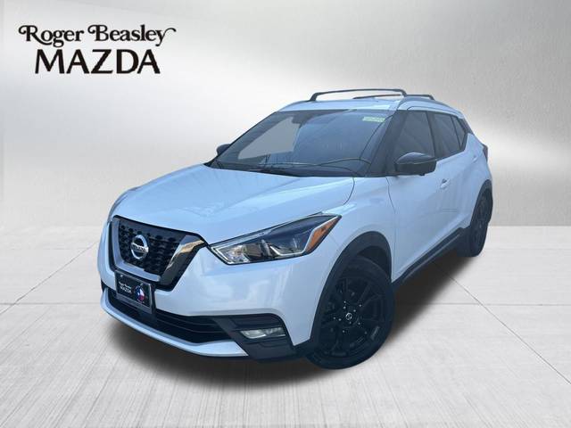 2020 Nissan Kicks SR FWD photo