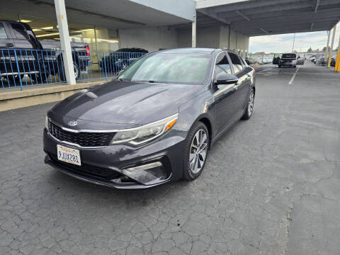 2019 Kia Optima S FWD photo