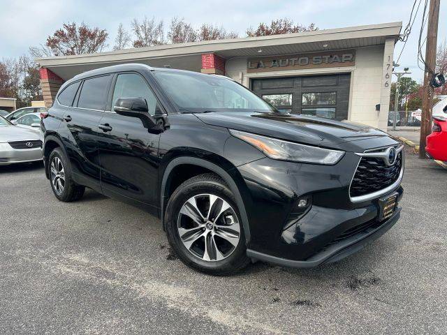 2022 Toyota Highlander XLE AWD photo