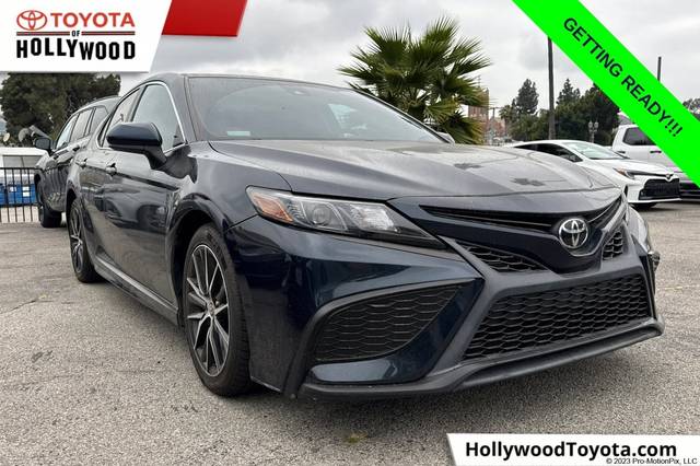 2021 Toyota Camry SE FWD photo