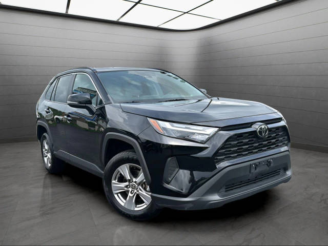 2023 Toyota RAV4 XLE FWD photo