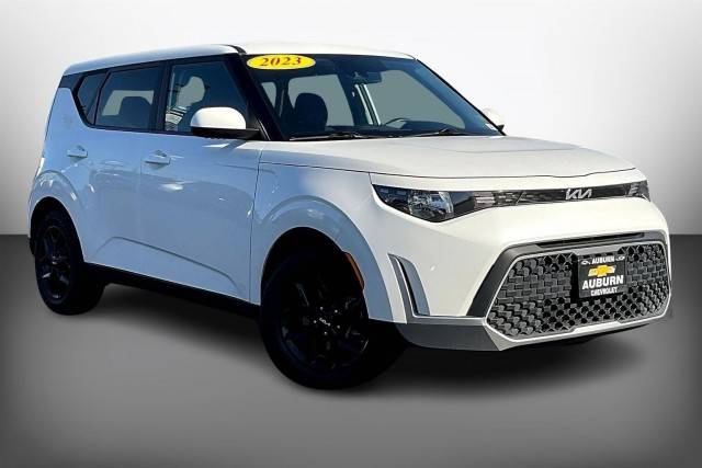 2023 Kia Soul LX FWD photo