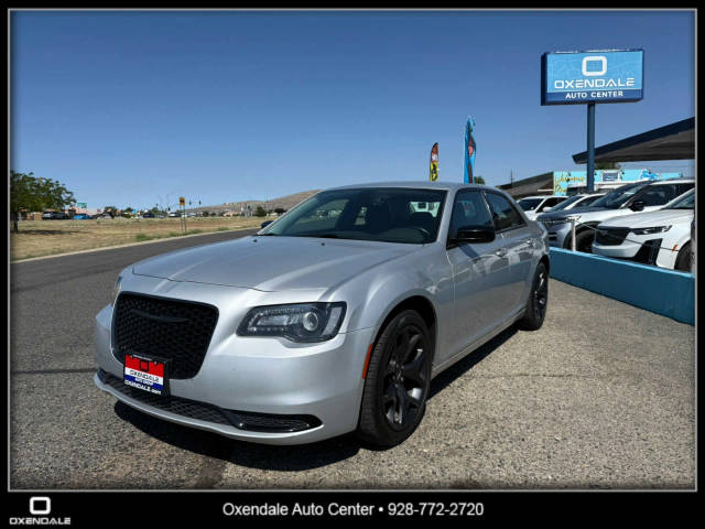 2021 Chrysler 300 Touring RWD photo