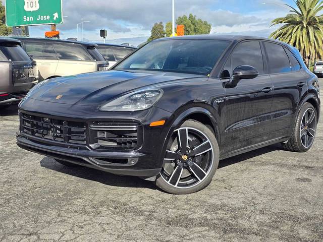 2021 Porsche Cayenne Turbo S E-Hybrid AWD photo