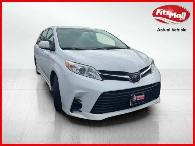 2019 Toyota Sienna LE Auto Access Seat FWD photo