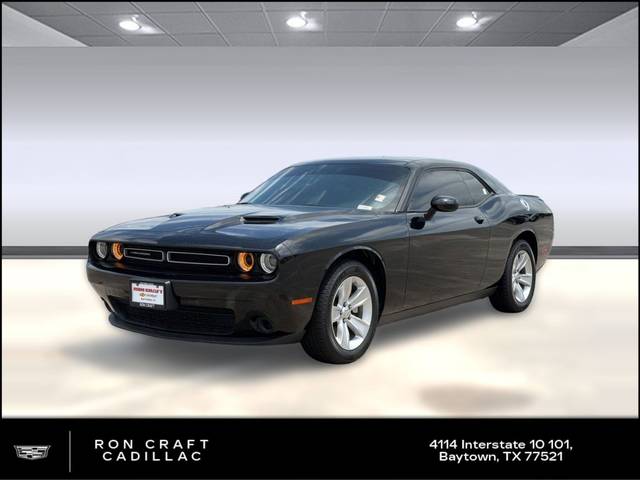 2023 Dodge Challenger SXT RWD photo