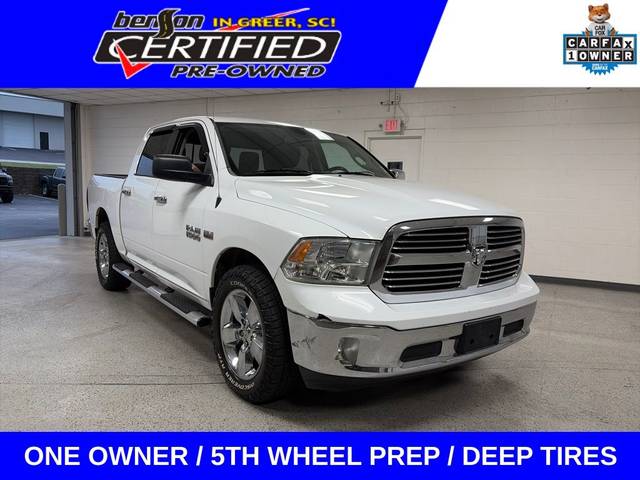 2015 Ram 1500 SLT RWD photo