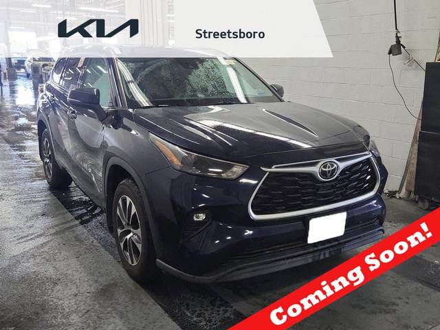 2022 Toyota Highlander XLE AWD photo