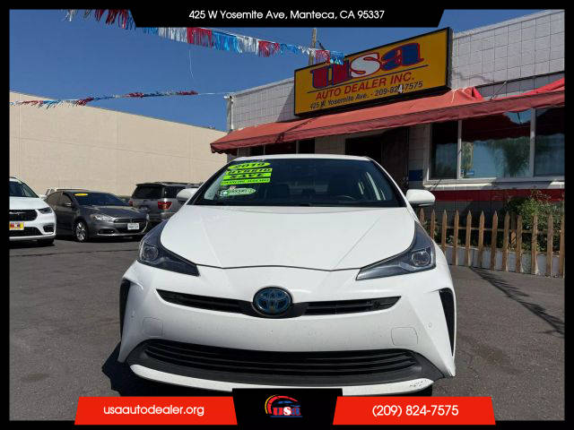 2019 Toyota Prius XLE FWD photo