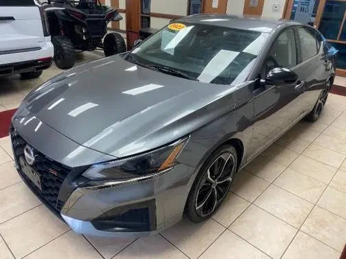 2023 Nissan Altima 2.5 SR FWD photo