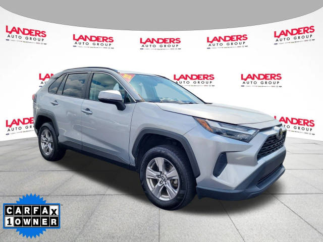 2022 Toyota RAV4 XLE AWD photo