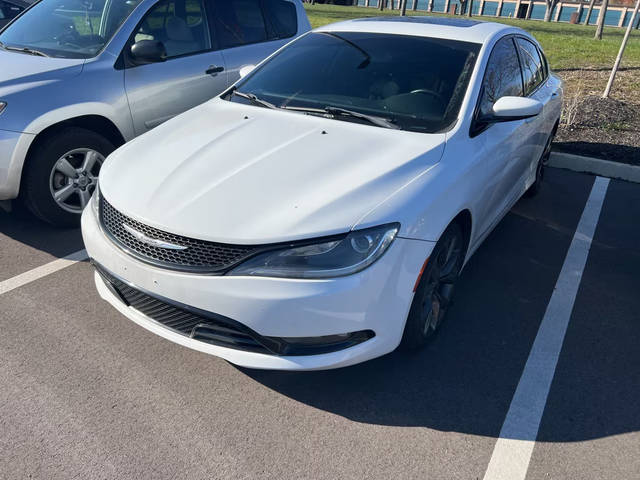 2015 Chrysler 200 S FWD photo