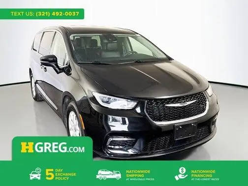 2023 Chrysler Pacifica Minivan Touring L FWD photo