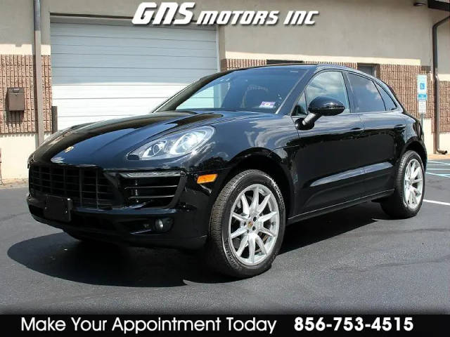 2015 Porsche Macan S AWD photo
