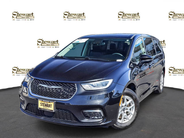 2023 Chrysler Pacifica Minivan Touring L FWD photo