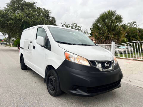 2016 Nissan NV200 SV FWD photo