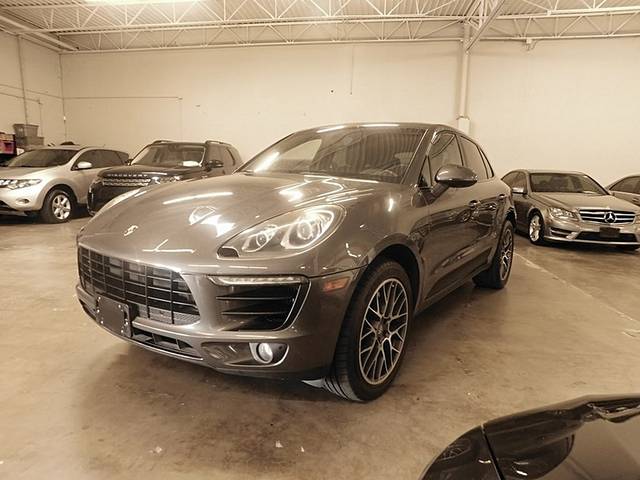 2016 Porsche Macan S AWD photo