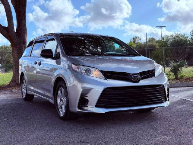 2020 Toyota Sienna L FWD photo