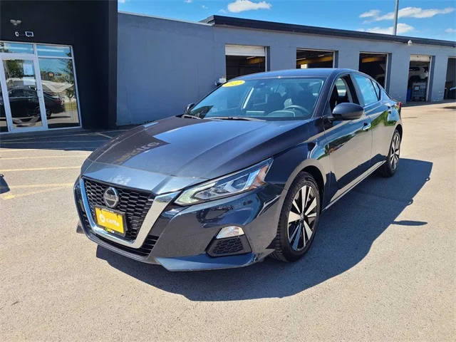 2022 Nissan Altima 2.5 SV FWD photo
