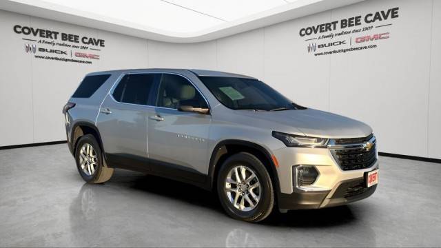 2022 Chevrolet Traverse LS FWD photo