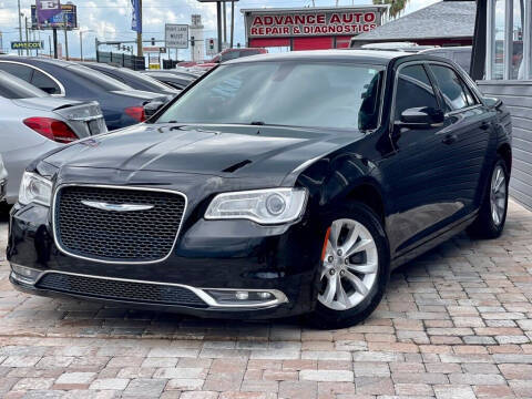 2015 Chrysler 300 Limited RWD photo