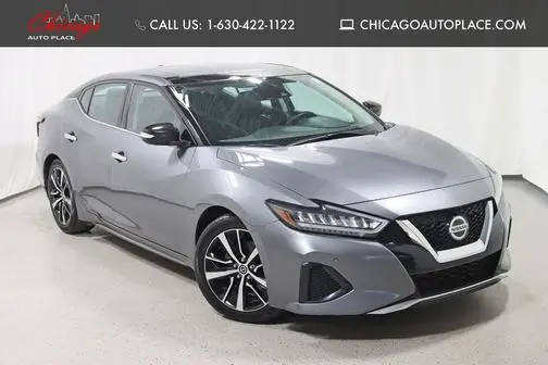 2022 Nissan SL FWD photo