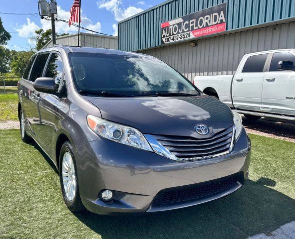 2015 Toyota Sienna XLE Premium FWD photo