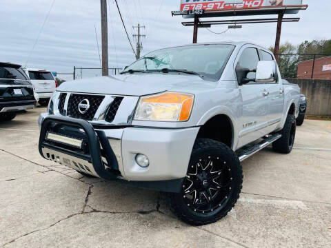 2015 Nissan Titan SL RWD photo