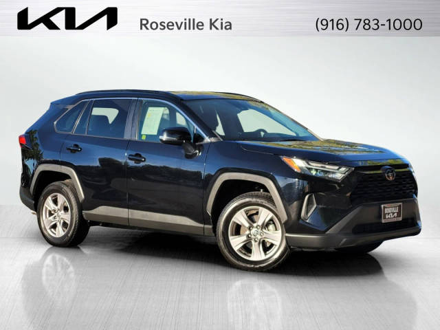 2023 Toyota RAV4 XLE AWD photo