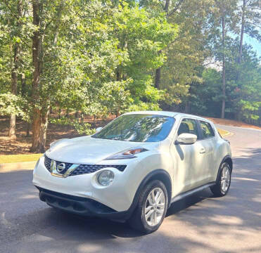 2017 Nissan Juke S FWD photo