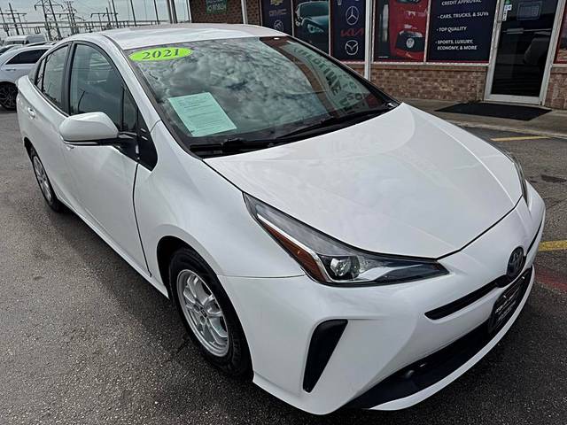 2021 Toyota Prius L Eco FWD photo