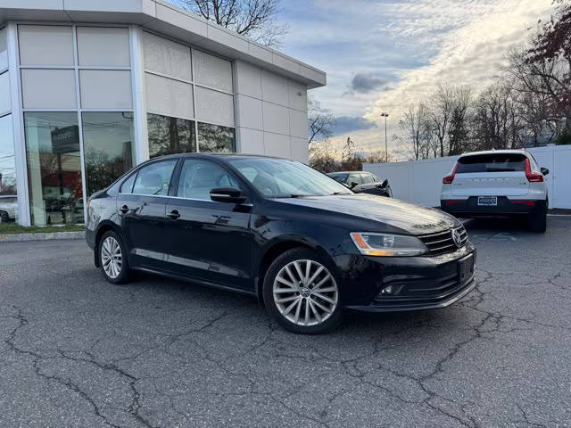 2015 Volkswagen Jetta 1.8T SE w/Connectivity/Navigation FWD photo