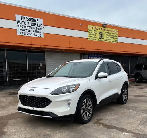 2020 Ford Escape Titanium AWD photo