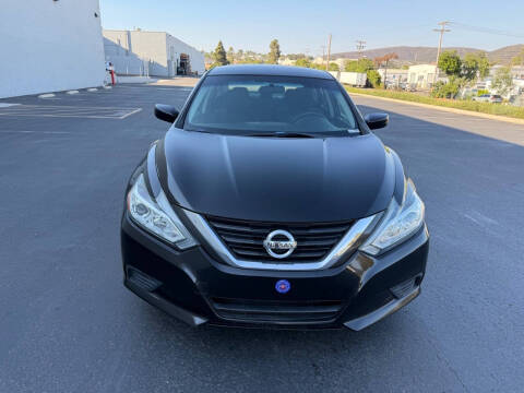 2016 Nissan Altima FWD photo