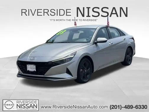 2023 Hyundai Elantra SEL FWD photo