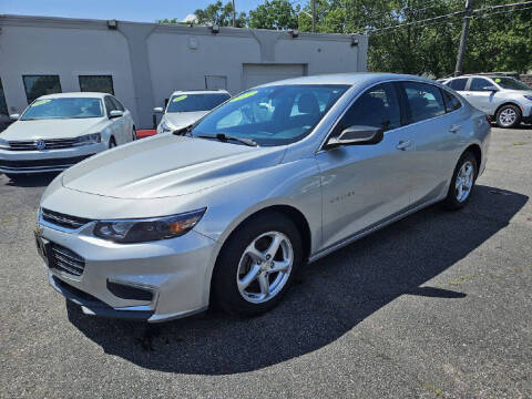 2017 Chevrolet Malibu LS FWD photo