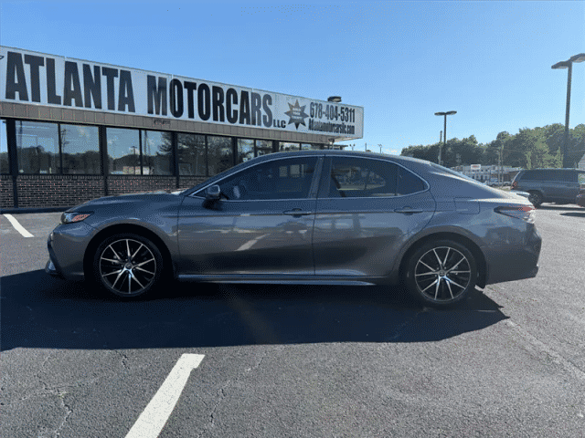 2021 Toyota Camry SE FWD photo