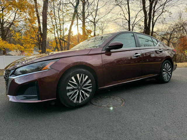 2023 Nissan Altima 2.5 SV FWD photo