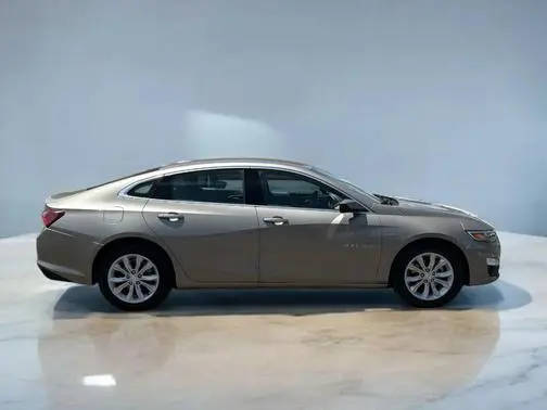 2022 Chevrolet Malibu LT FWD photo